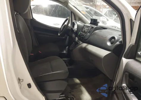 2015 Nissan Nv200 Sv z USA, uszkodzony, nr VIN 3N6CM0KN7FK735549